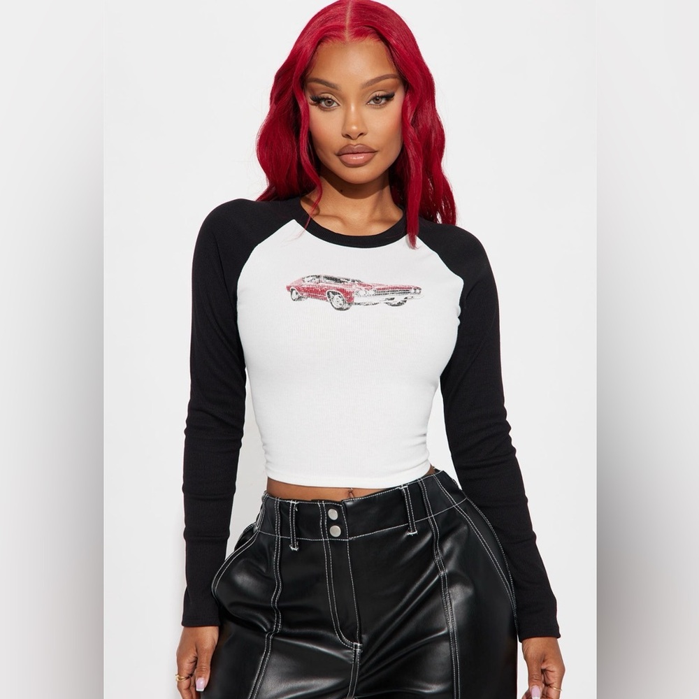 BRAND NEW Fashion Nova Malibu Baseball Black and White Graphic Raglan Top size M